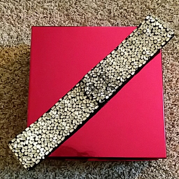 Fabulous crystal beaded belt. Black leather backed - Picture 5 of 8